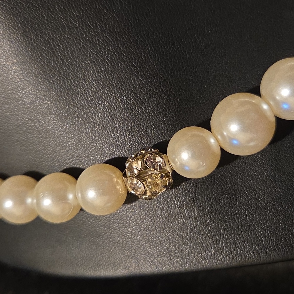 Estate Faux Pearl with Rhinestone Silver Accents Necklace - Picture 3 of 4
